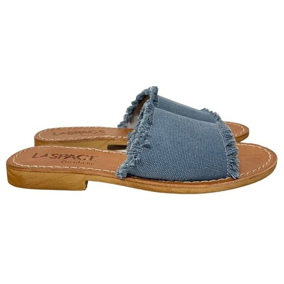L*SPACE Cocobelle Sun Denim Fringe Slide Sandals 6 - Picture 2 of 9